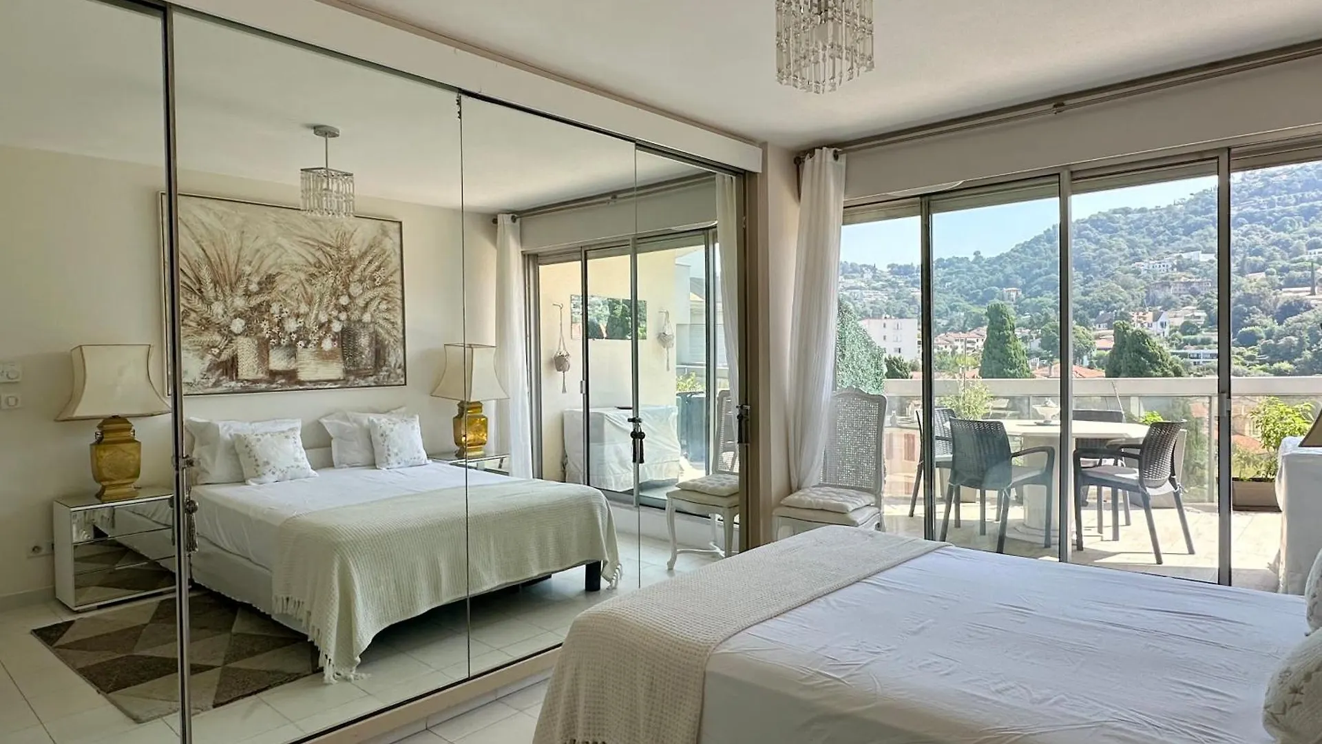 Cannes Croisette Sea & Sky Apartment